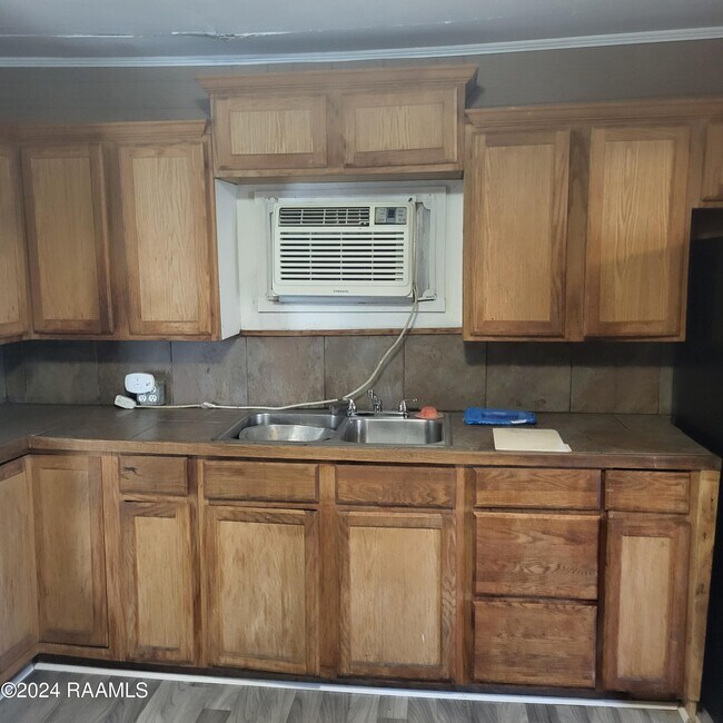 Foto del edificio - 210 Seafood Ln