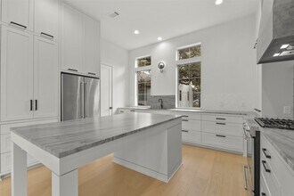 Building Photo - 1247 Peden St