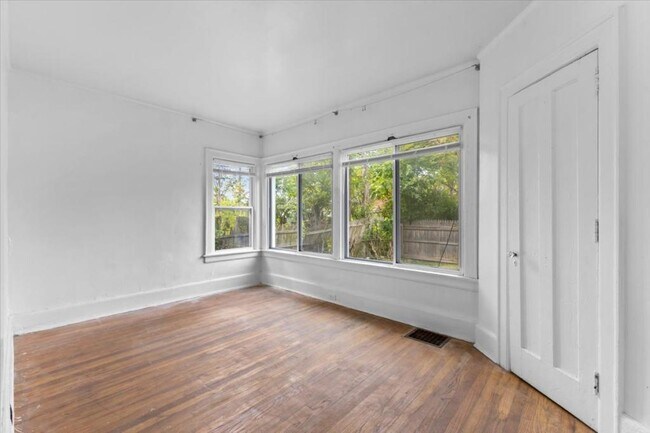 Foto del edificio - 1410 Glynn Ct