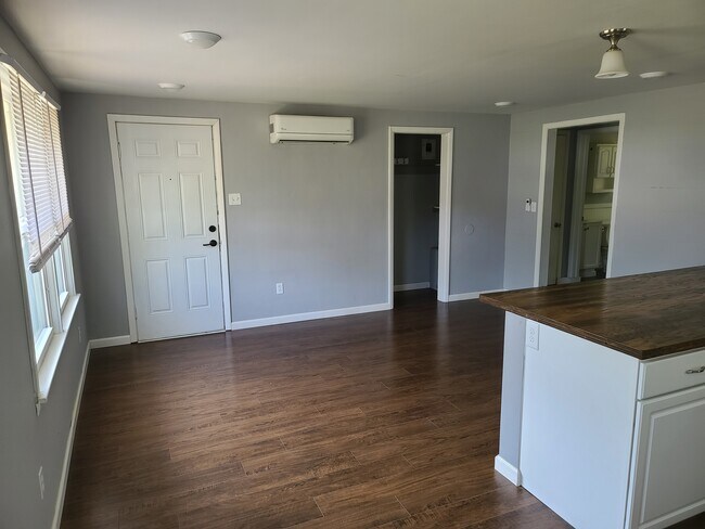 Foto del edificio - 1509 W Worley St