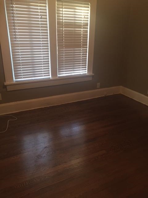 Building Photo - 4 units
