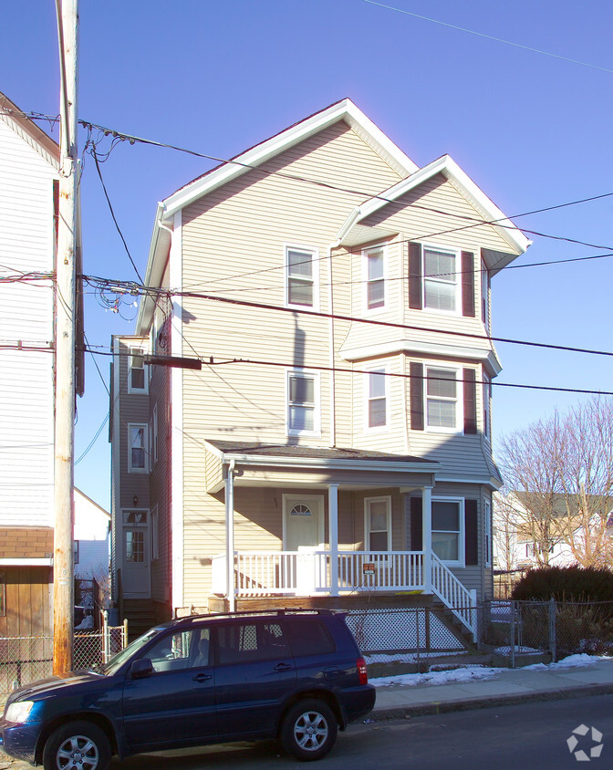 Building Photo - 92-94 Davis St