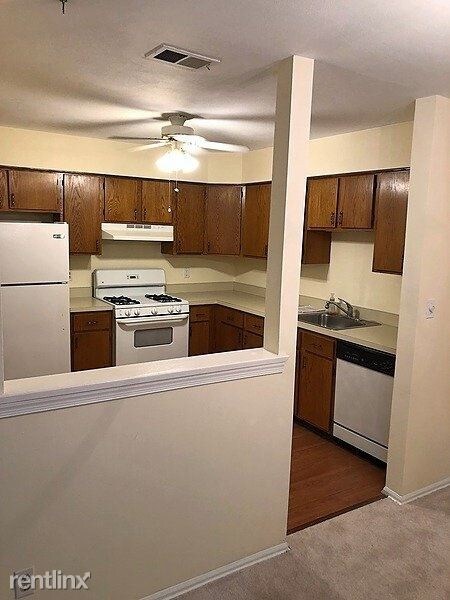 Foto principal - 2 br, 1 bath Condo - 164 Wyndham Place