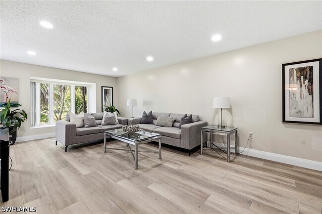 Foto del edificio - 428 Meadowlark Ln