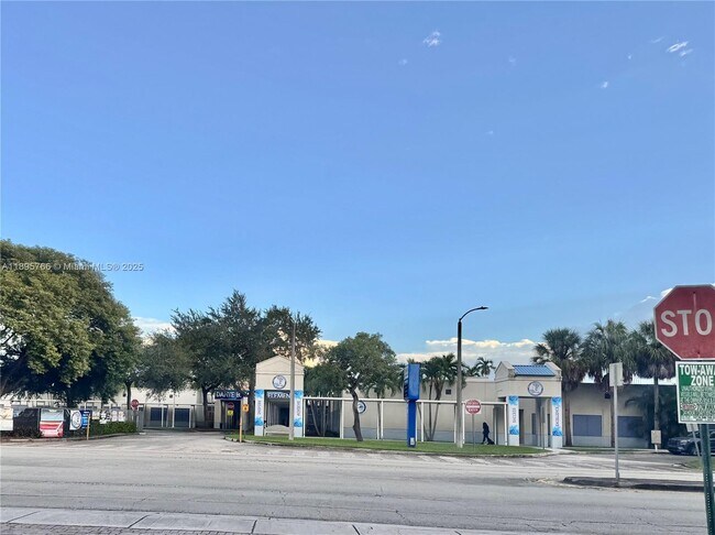Foto del edificio - 15560 SW 80th St