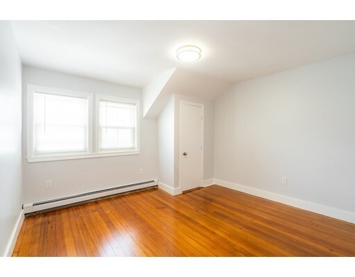 Building Photo - 565 Somerville Ave