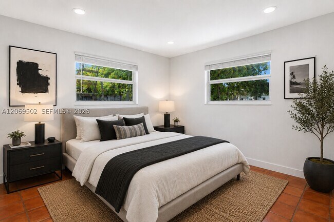 Building Photo - 850 SW 12th Pl