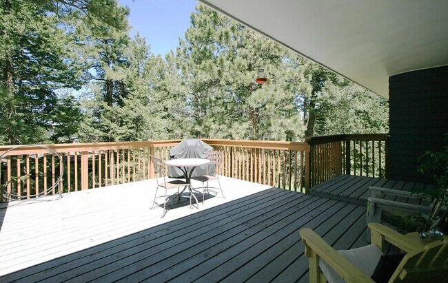 Building Photo - 26261 Clear View Dr