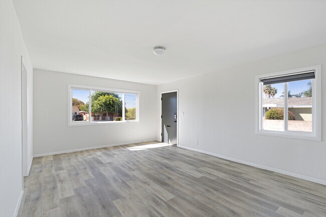 Building Photo - 1551 W 122nd St