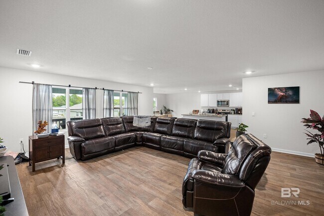 Foto del edificio - 3079 Camino Real Lp