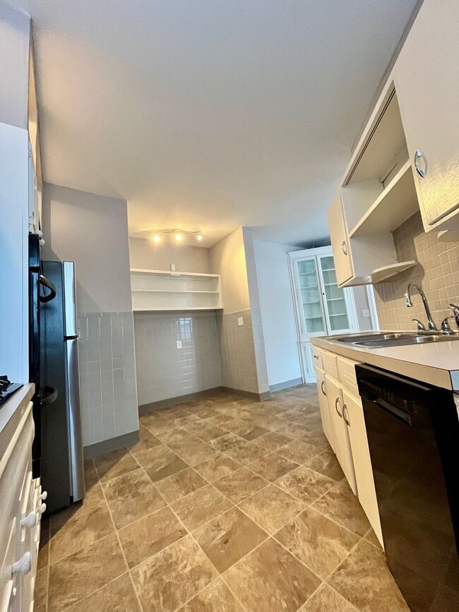 Foto del edificio - 104 Linwood Ave