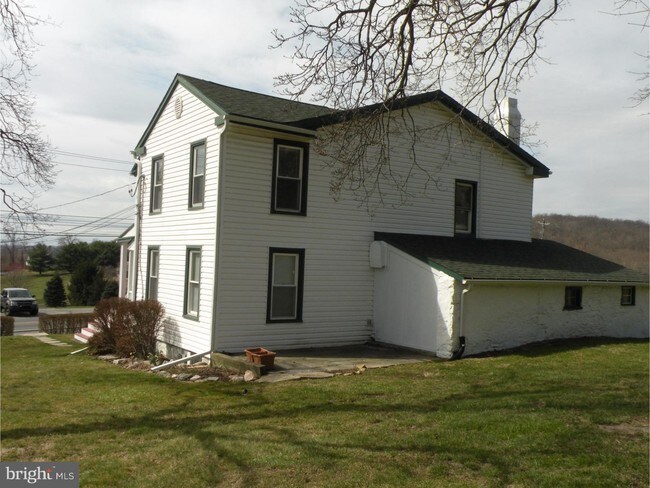 Building Photo - 542 Font Rd