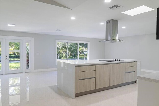 Foto del edificio - 5740 36th Pl