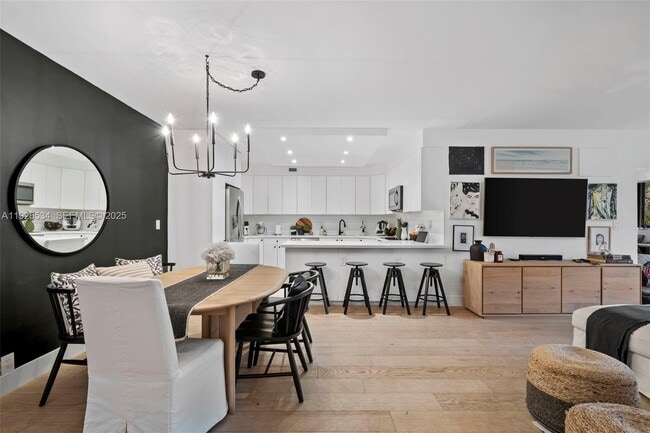 Foto del edificio - 141 Crandon Blvd