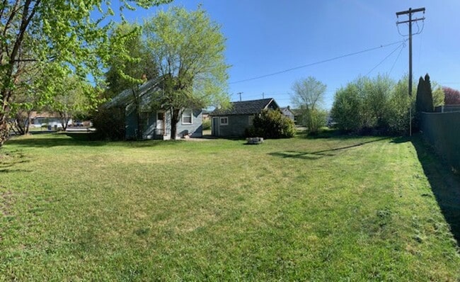 Building Photo - Feels Like A Little Bit of Country - 1+BR ...