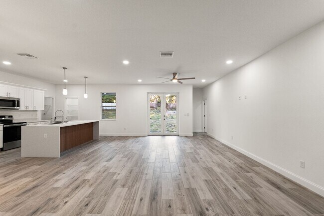 Foto del edificio - 5352 Lowell Ave