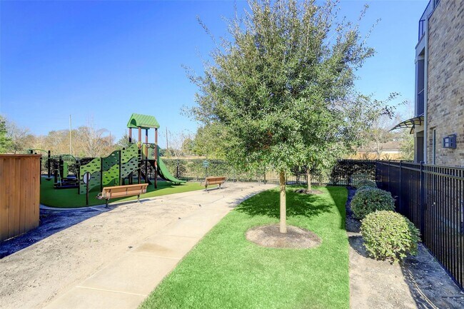 Building Photo - 18303 Harmony Bluff Ln