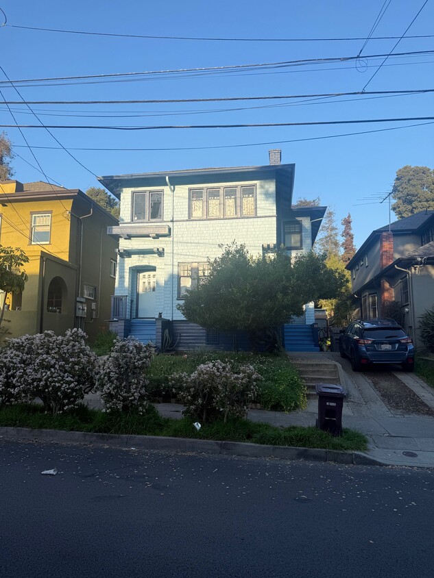 Photo - 28 Croxton Ave (Oakland, CA)