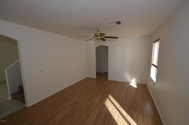 Foto del edificio - 630 N Diane Ct