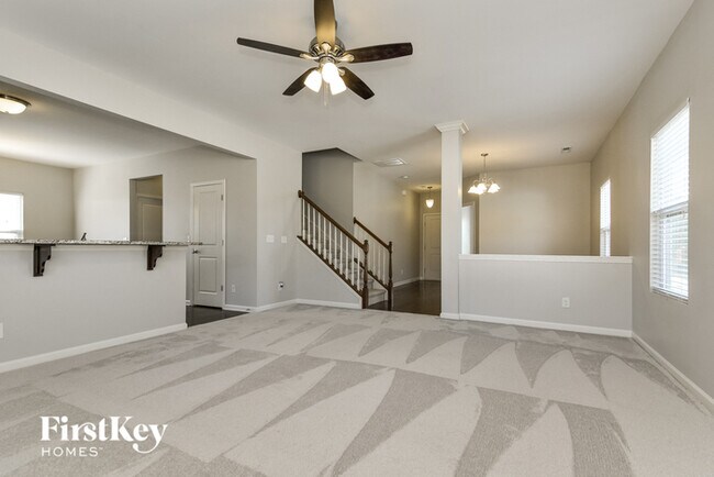 Foto del edificio - 212 Whispering Hills Dr