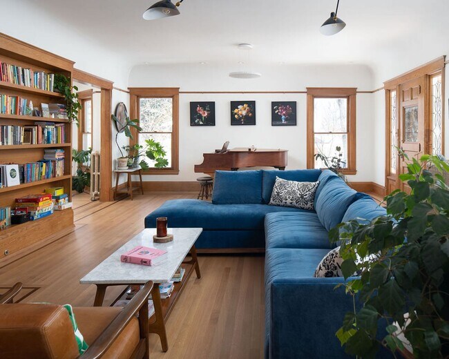 Building Photo - Historic 5 BDR Boulder Newlands Home