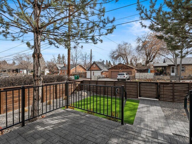 Building Photo - Remodeled Midtown Bungalow