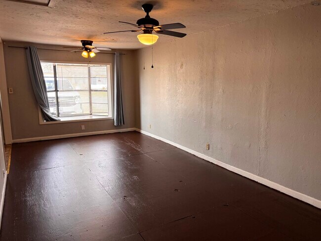 Foto del edificio - 1407 Harris Ln