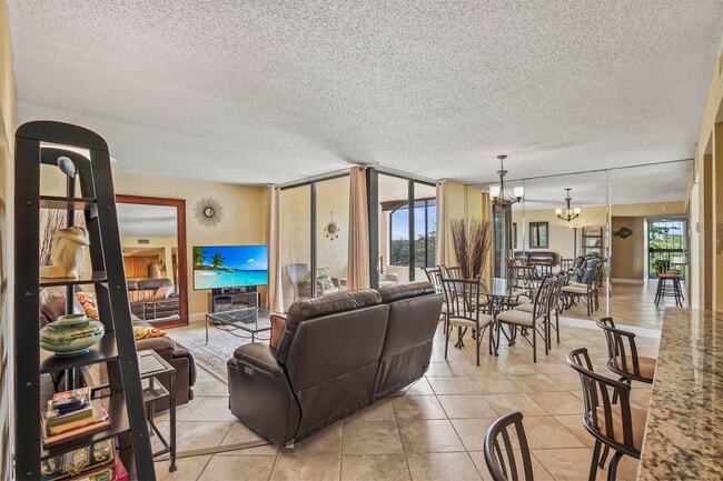 Building Photo - 750 Egret Cir