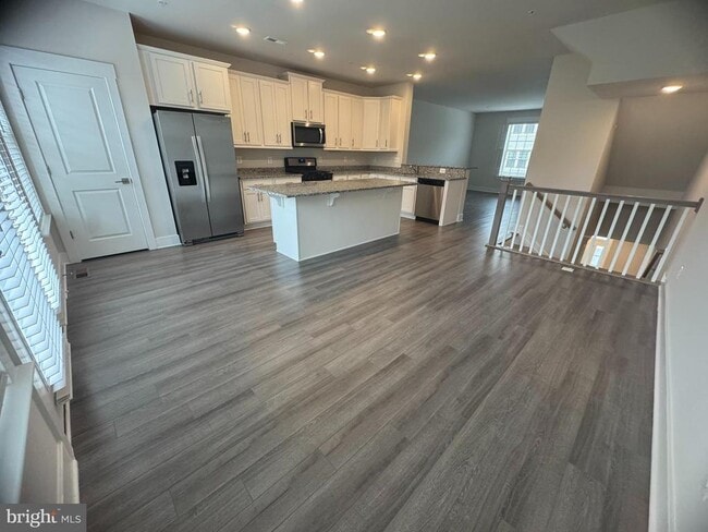 Building Photo - 203 Pomegranate Ln