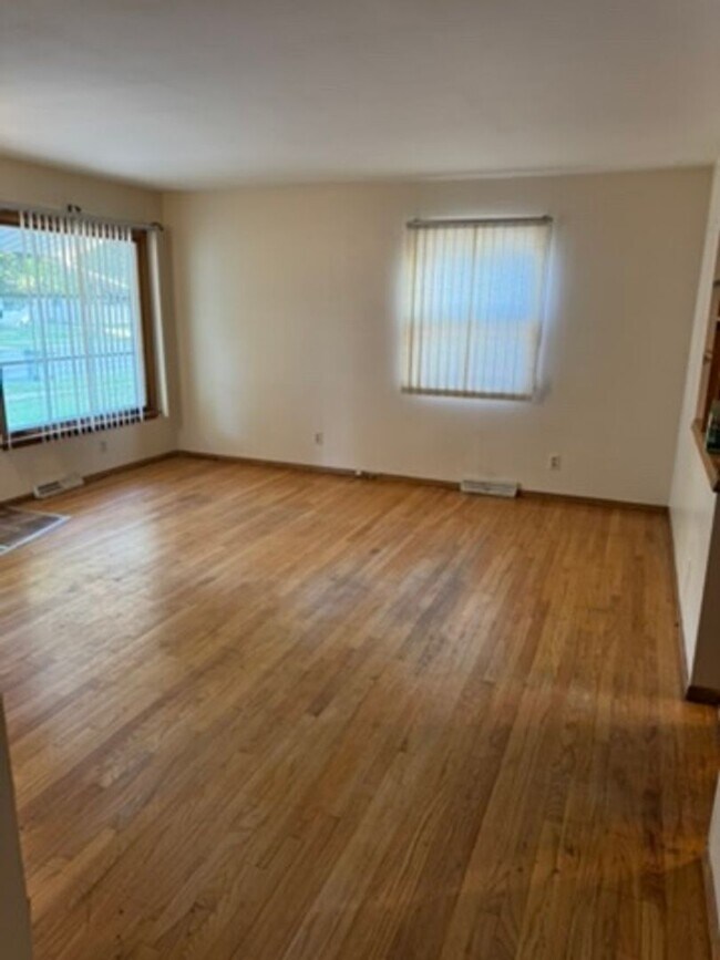 Foto del edificio - 3-Bedroom Single Family in a great neighborhood - Available October 15!