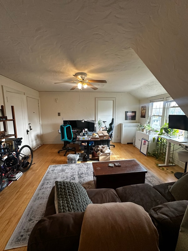 Building Photo - 1700 E Chateau Pl