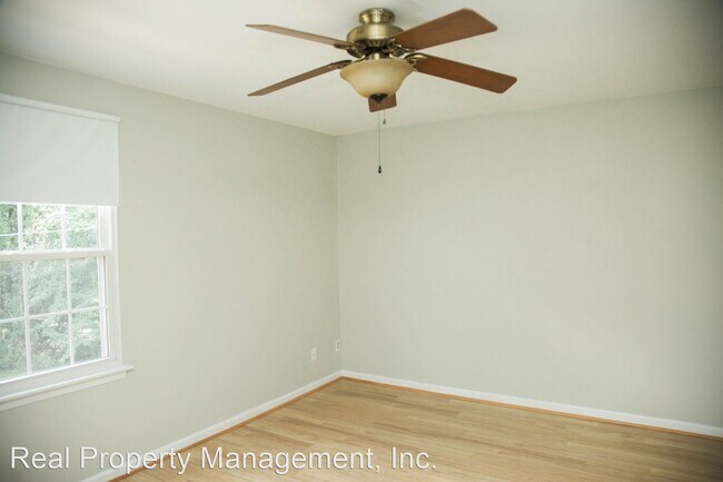 Building Photo - 3 br, 2.5 bath House - 1548 Cool Spring Rd.