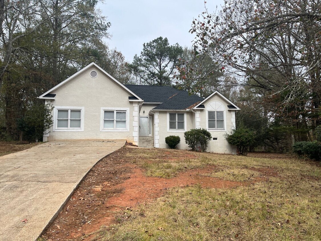 Primary Photo - Must see! 3 bedroom, 2 bathroom house near...