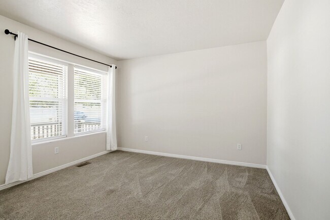Building Photo - 7202 N Ute Dr