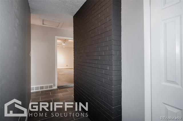 Building Photo - 850 S Harlan St