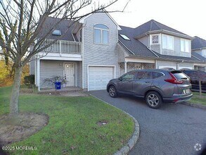 Building Photo - 28 Bayview Ct