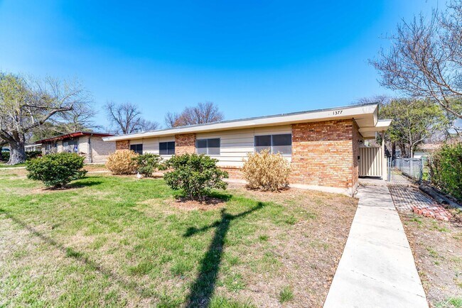 Foto del edificio - 1375-1377 Oblate Dr