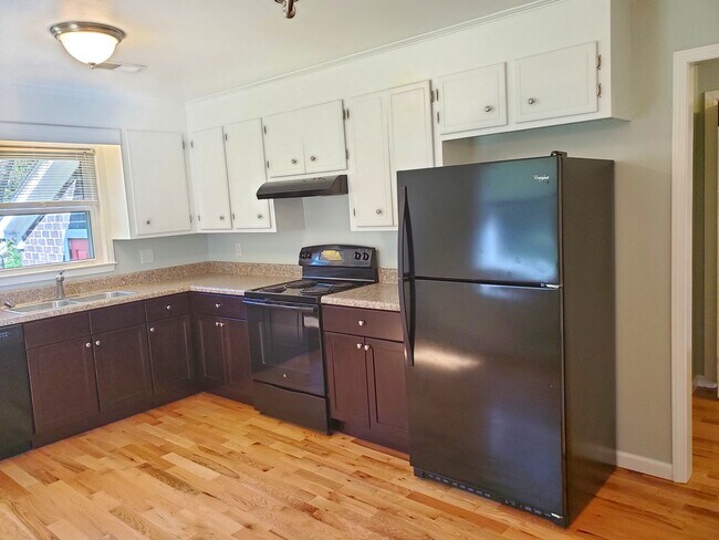 Kitchen - 1728 Pinckney Park Dr