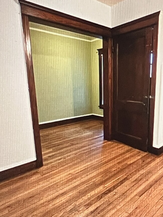 Building Photo - 3345 W 61st Pl