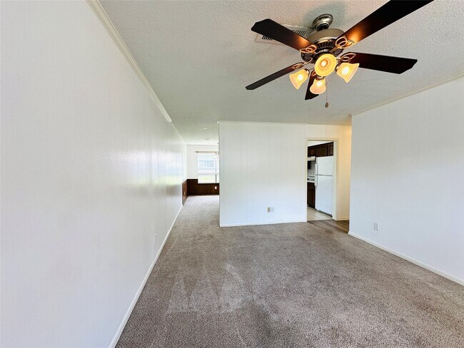 Foto del edificio - 1011 Mccall Ave