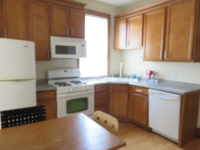 Building Photo - 3637 N Magnolia Ave