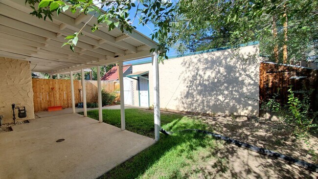 Foto del edificio - **MOVE IN SPECIAL** $500 OFF FIRST MONTH'S...