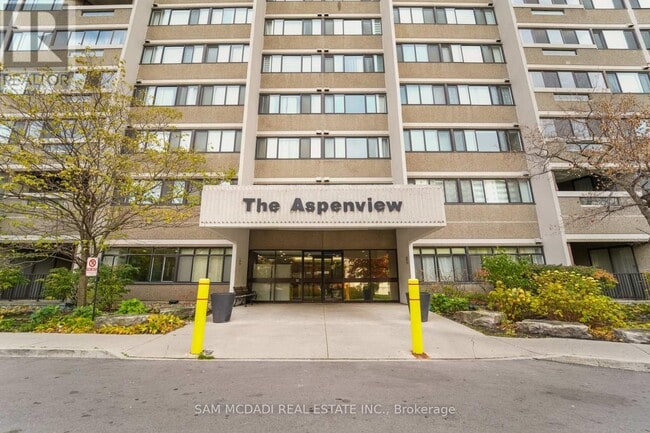 Building Photo - 50 Elm Dr E