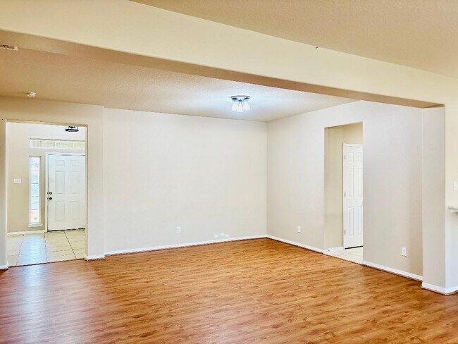 Foto del edificio - 9947 Valance Way