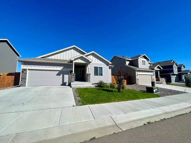 Foto del edificio - 3 bedroom/2 bath in Lorson Ranch