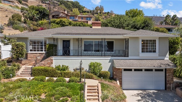 Building Photo - 523 Meadows Dr