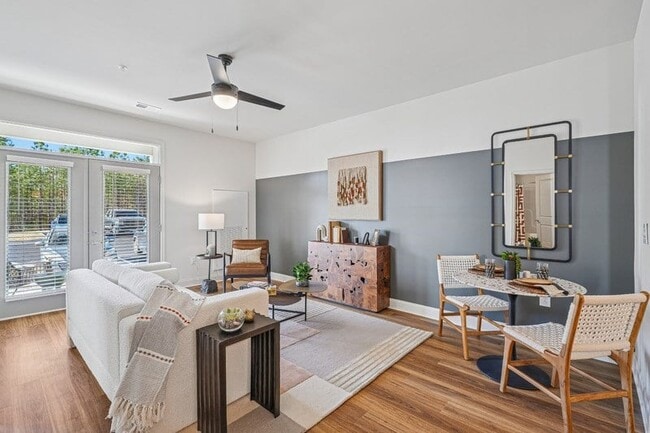 Interior Photo - Elevate Riverview