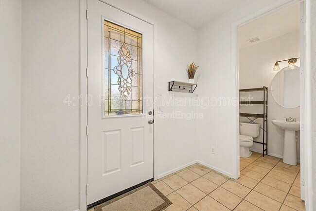 Foto del edificio - 6355 W Sophie Ln