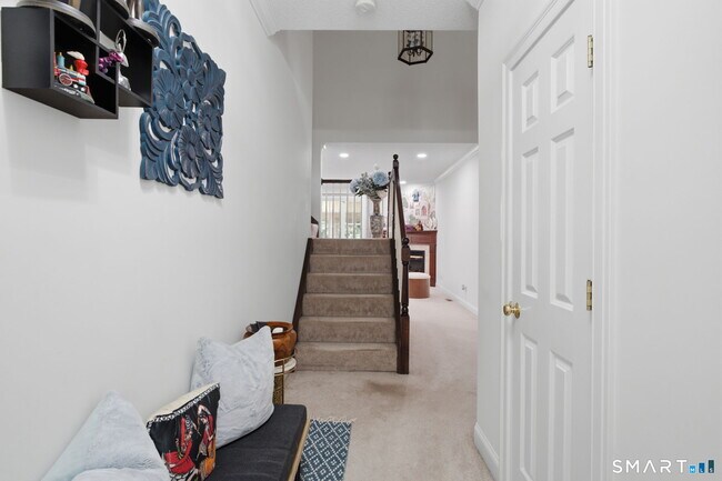 Building Photo - 7 Bridlewood