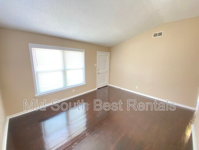 Foto del edificio - 3469 Mark Twain St